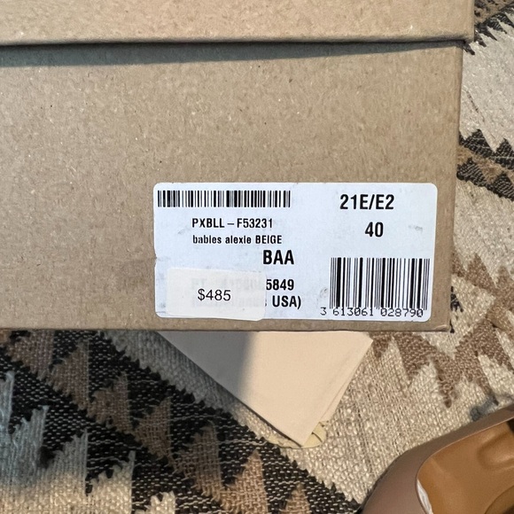 A.P.C. Cream Heels - Picture 5 of 6